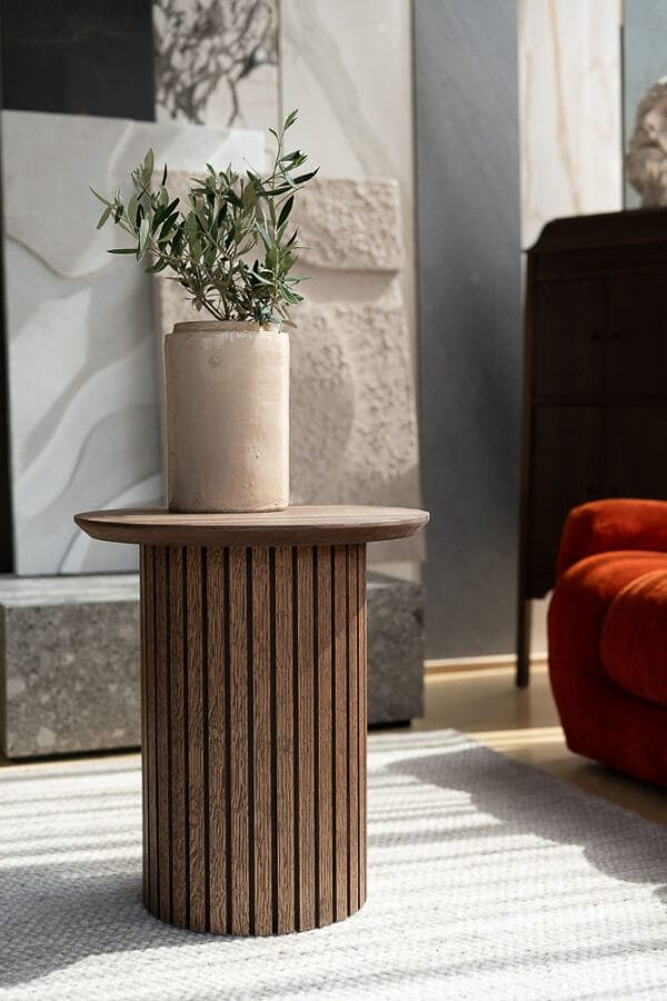 šoninis staliukas, side table
