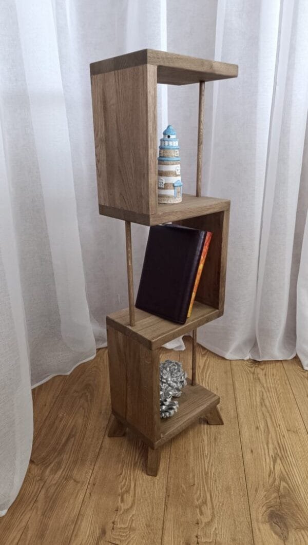 Rankų darbo lentynėlė iš medžio 26x18x95 cm