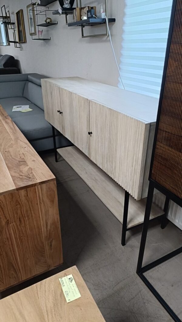 Komoda "Nencia" - natūralios medienos grožis su moderniu lengvumu - Image 4