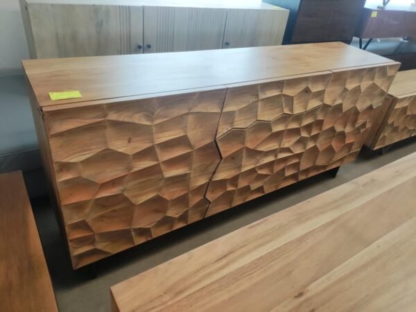 Komoda „Solu“ – iš natūralios akacijos medienos su 3D fasadu ir metalinėmis kojelėmis - Image 9