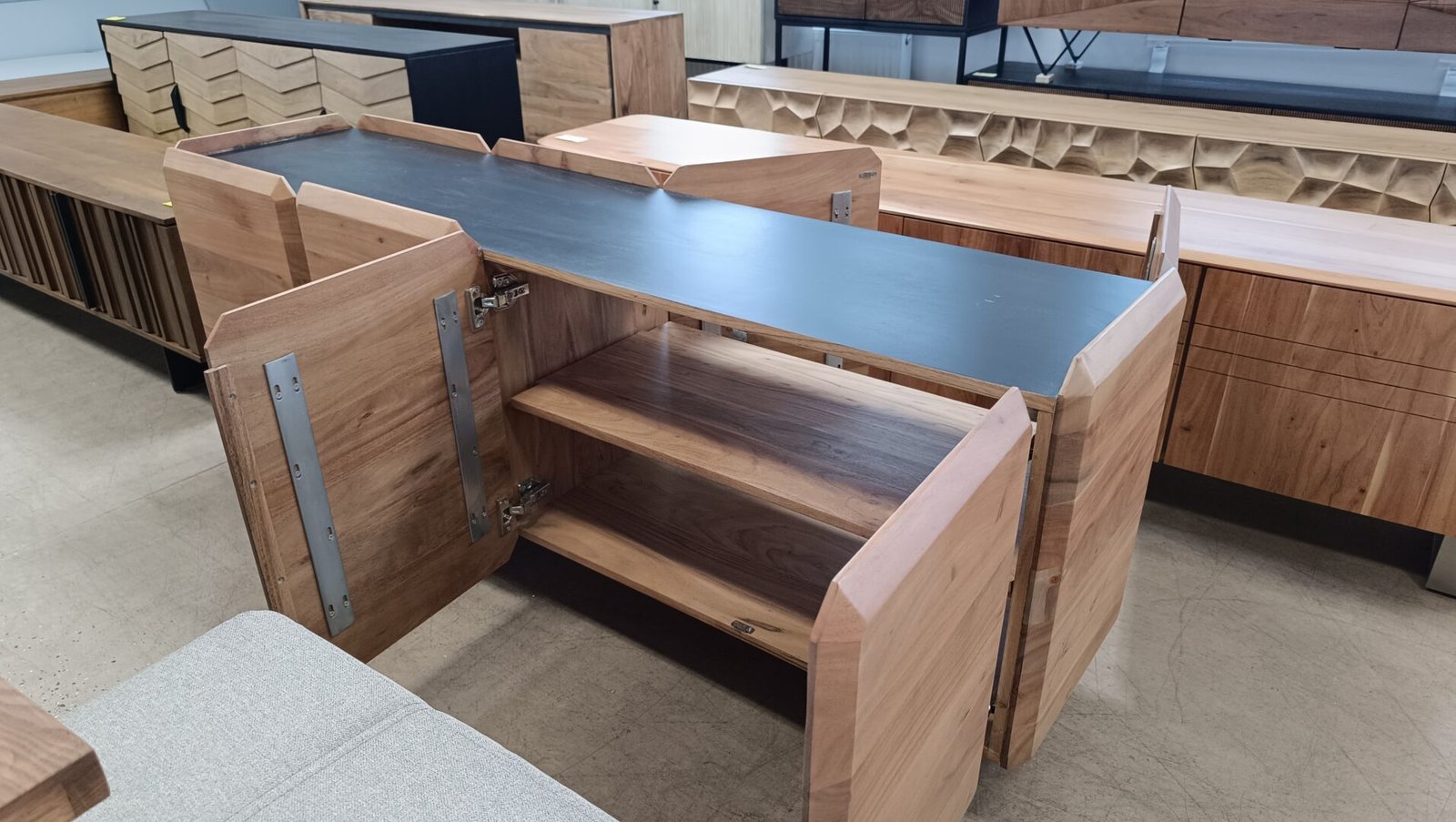 Spintelė "Kiano" - PGA 175x47x67 cm - Image 8